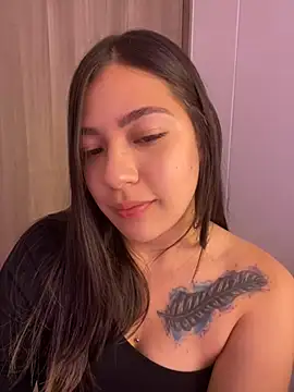 Snapshot of Latina_vanessa chatting on 01.22.25 Latina vanessa online show from 01.22.25