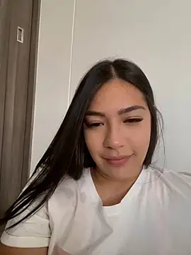 Snapshot of Latina_vanessa chatting on 01.22.25 Latina vanessa online show from 01.22.25