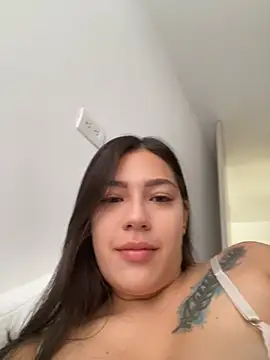 Snapshot of Latina_vanessa chatting on 02.06.25 Latina vanessa online show from 02.06.25