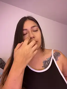 Snapshot of Latina_vanessa chatting on 02.28.25 Latina vanessa online show from 02.28.25