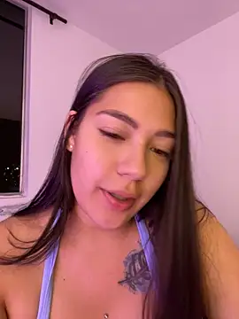 Snapshot of Latina_vanessa chatting on 03.22.25 Latina vanessa online show from 03.22.25