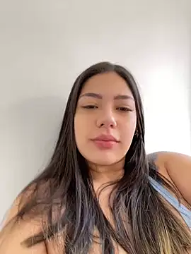 Snapshot of Latina_vanessa chatting on 03.22.25 Latina vanessa online show from 03.22.25
