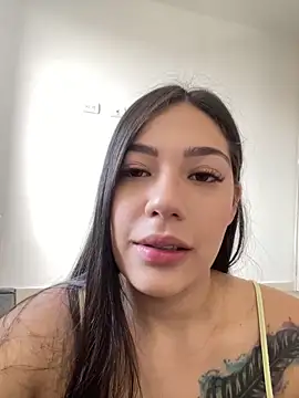 Snapshot of Latina_vanessa chatting on 10.09.25 Latina vanessa online show from 10.09.25