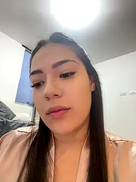 Snapshot of Latina_vanessa chatting on 10.14.25 Latina vanessa online show from 10.14.25