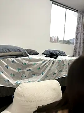 Snapshot of Latina_vanessa chatting on 10.21.25 Latina vanessa online show from 10.21.25