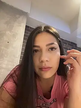 Latina vanessa online show from 05.12.26