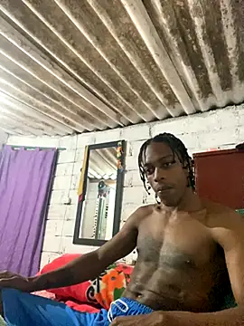 Snapshot of Larry-n-clouds chatting on 11.21.25 Larry-n-clouds online show from 11.21.25