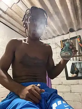 Snapshot of Larry-n-clouds chatting on 11.22.25 Larry-n-clouds online show from 11.22.25