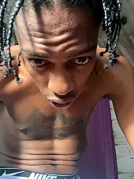 Snapshot of Larry-n-clouds chatting on 11.22.25 Larry-n-clouds online show from 11.22.25