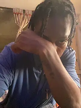 Snapshot of Larry-n-clouds chatting on 12.05.25 Larry-n-clouds online show from 12.05.25