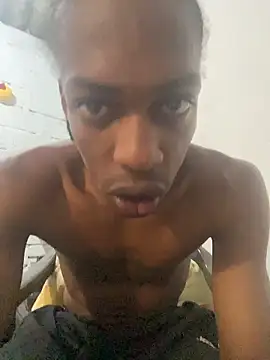 Snapshot of Larry-n-clouds chatting on 01.10.26 Larry-n-clouds online show from 01.10.26