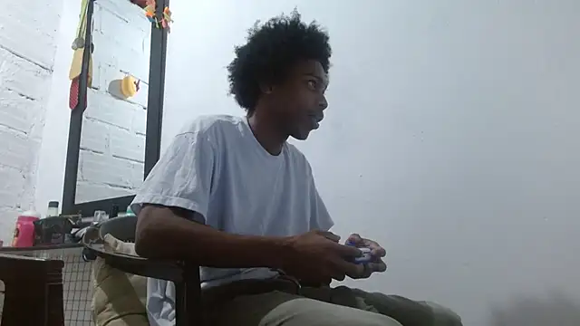 Snapshot of Larry-n-clouds chatting on 02.03.26 Larry-n-clouds online show from 02.03.26