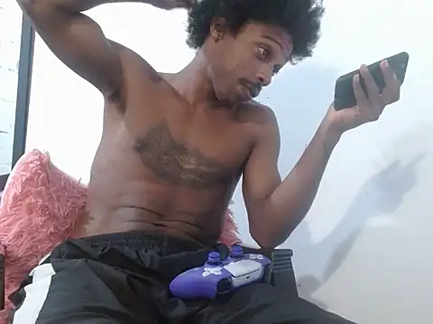 Snapshot of Larry-n-clouds chatting on 03.12.26 Larry-n-clouds online show from 03.12.26