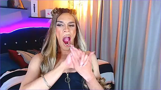 camila hootie online show from 12.28.24