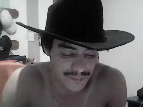 Snapshot of chico_irresistible chatting on 02.12.25 chico irresistible online show from 02.12.25