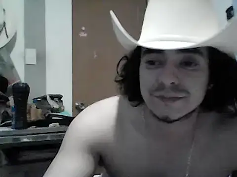 Snapshot of chico_irresistible chatting on 11.22.25 chico irresistible online show from 11.22.25