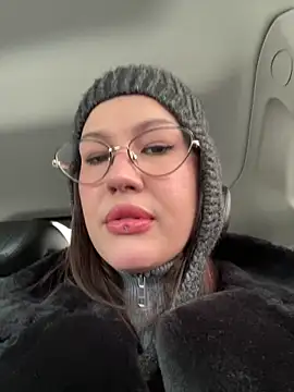 RinaCat online show from 11.28.25