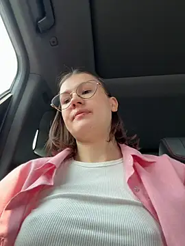 Snapshot of RinaCat chatting on 06.18.26 RinaCat online show from 06.18.26