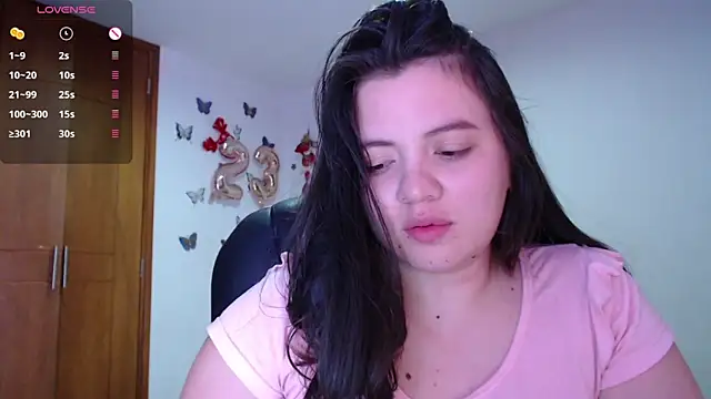 Snapshot of Sarahros1 chatting on 12.13.24 Sarahros1 online show from 12.13.24