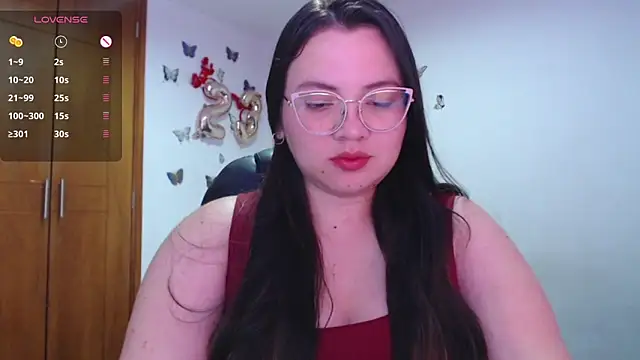 Snapshot of Sarahros1 chatting on 02.16.25 Sarahros1 online show from 02.16.25