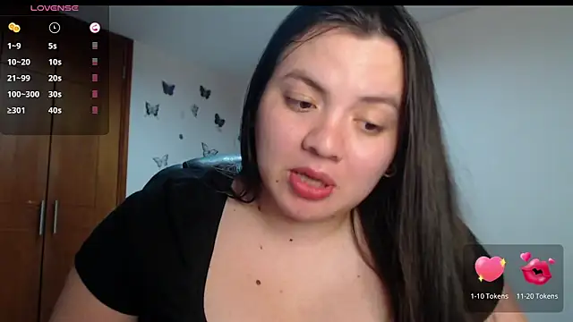 Snapshot of Sarahros1 chatting on 10.04.25 Sarahros1 online show from 10.04.25