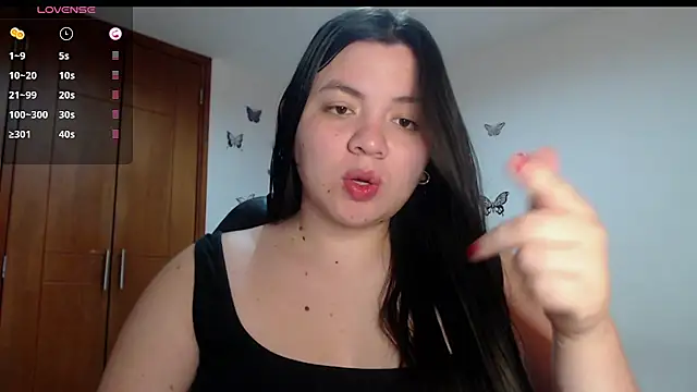 Snapshot of Sarahros1 chatting on 10.14.25 Sarahros1 online show from 10.14.25