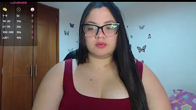 Snapshot of Sarahros1 chatting on 10.19.25 Sarahros1 online show from 10.19.25