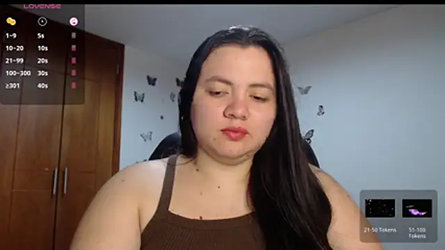 Snapshot of Sarahros1 chatting on 10.30.25 Sarahros1 online show from 10.30.25