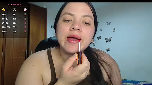 Snapshot of Sarahros1 chatting on 12.14.25 Sarahros1 online show from 12.14.25