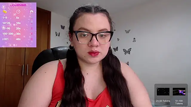 Snapshot of Sarahros1 chatting on 02.15.26 Sarahros1 online show from 02.15.26