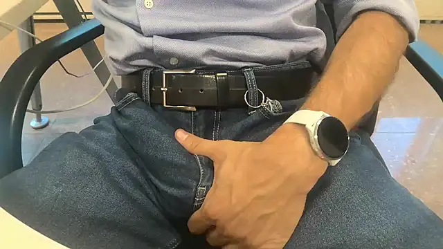 alessandroman2114 online show from 10.15.25