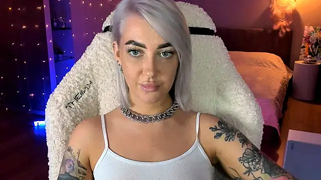 tykioty Miley online show from 10.23.25