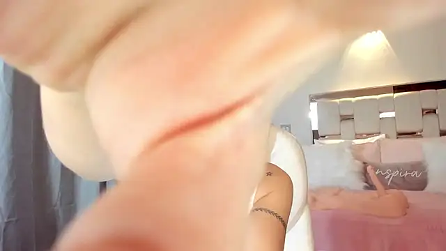 Snapshot of megan_connor_ chatting on 01.11.26 megan connor online show from 01.11.26