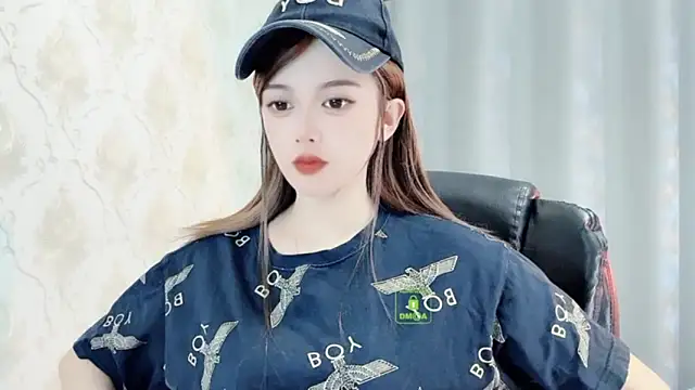 Snapshot of VIWVI chatting on 12.20.24 VIWVI online show from 12.20.24