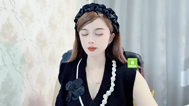 Snapshot of VIWVI chatting on 12.31.24 VIWVI online show from 12.31.24