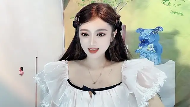 Snapshot of VIWVI chatting on 03.12.25 VIWVI online show from 03.12.25