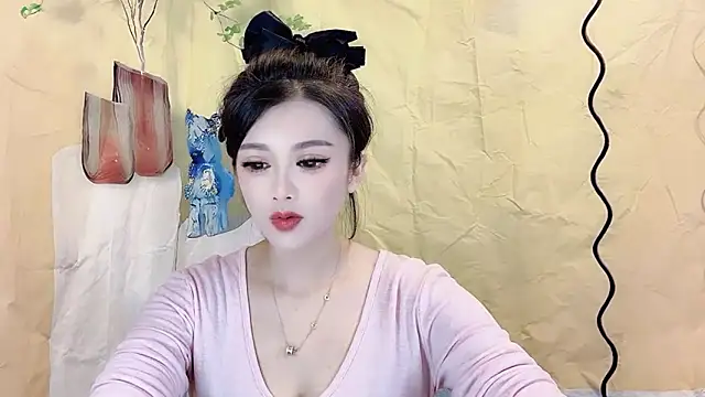 Snapshot of VIWVI chatting on 09.25.25 VIWVI online show from 09.25.25