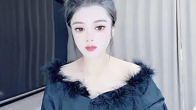 Snapshot of VIWVI chatting on 10.11.25 VIWVI online show from 10.11.25