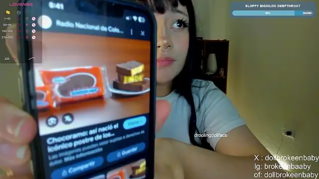 Snapshot of droolingdollfacee chatting on 12.01.24 droolingdollfacee online show from 12.01.24