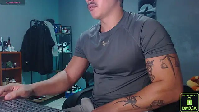 Snapshot of paulo_allen chatting on 03.17.25 paulo allen online show from 03.17.25