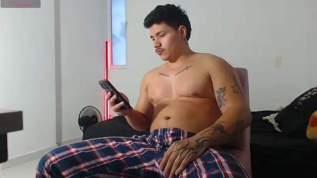 Snapshot of paulo_allen chatting on 01.15.26 paulo allen online show from 01.15.26