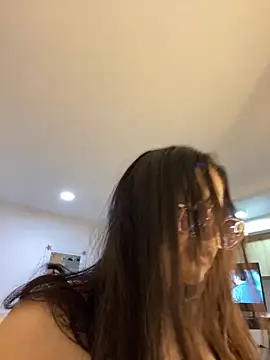 Snapshot of montmariana chatting on 12.27.24 montmariana online show from 12.27.24