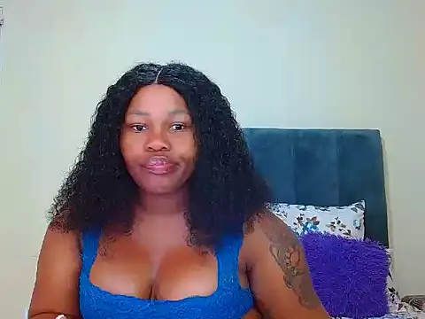 curvycloe1 online show from 11.18.25