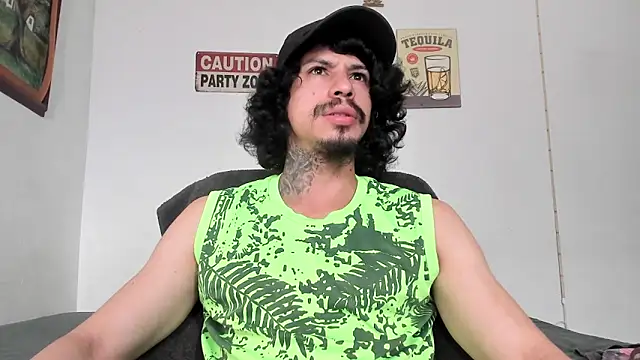 Snapshot of TristanWoods chatting on 11.07.25 TristanWoods online show from 11.07.25