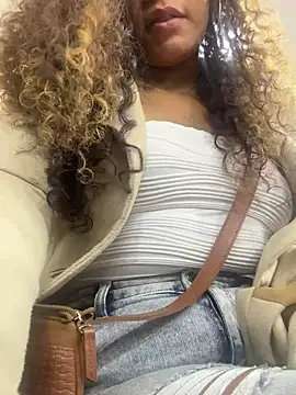 ashley Tompson1 online show from 02.17.25