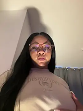 ashley Tompson1 online show from 02.16.26