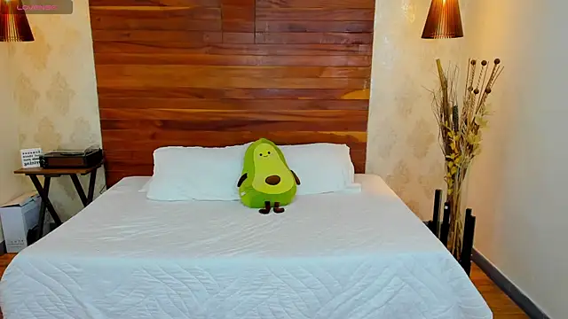 KatherineBond online show from 01.23.25