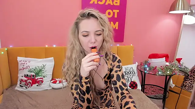 Snapshot of EvaMoran chatting on 01.11.25 EvaMoran online show from 01.11.25