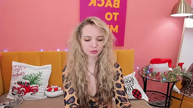 Snapshot of EvaMoran chatting on 01.11.25 EvaMoran online show from 01.11.25