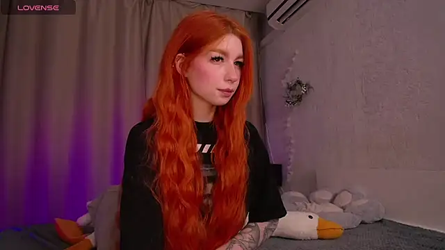 Snapshot of Evaa_Moonn_ chatting on 02.12.25 Evaa Moonn  online show from 02.12.25